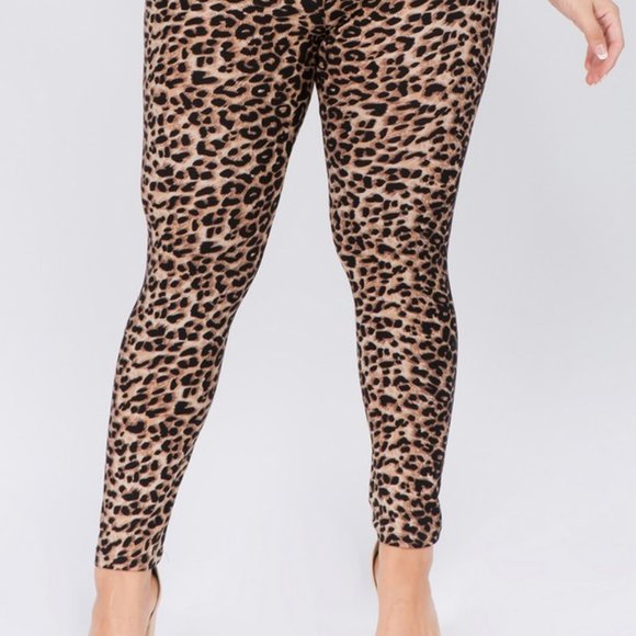 Plus Size Women's Animal Print, Cheetah Print Peach Skin Leggings - Picture 4 of 4